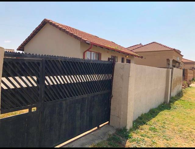 2 BEDROOM HOUSE FOR SALE IN NATURENA